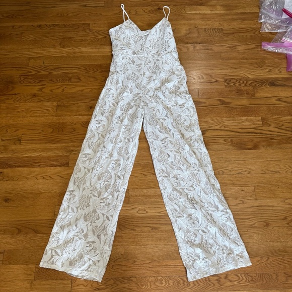 Francesca’s Bridal Alesha‎ Allover Lace Jumpsuit Large - Picture 2 of 7